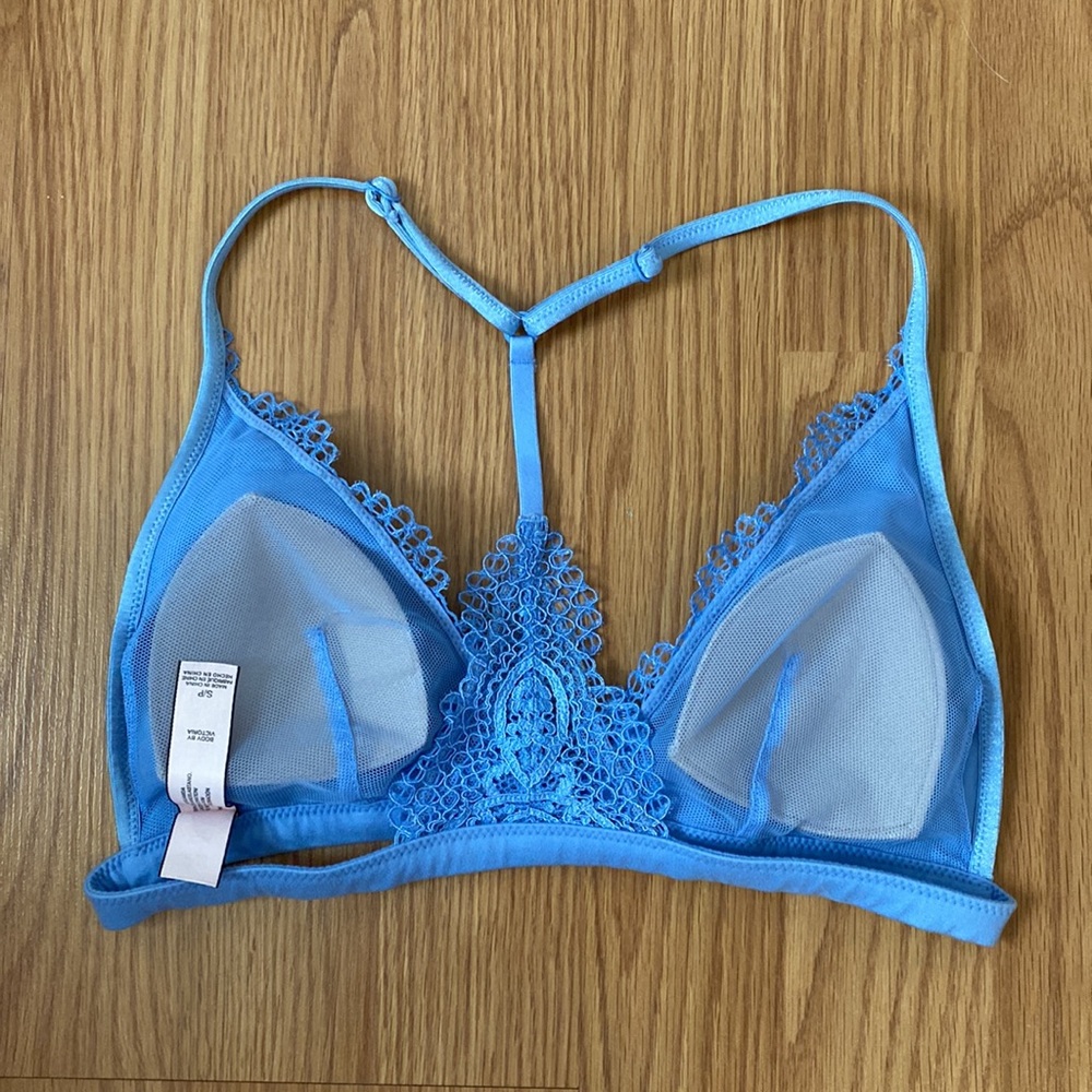 ❤️ Victoria’s Secret Blue Lace Racerback Bralette Size Small - Picture 5 of 8